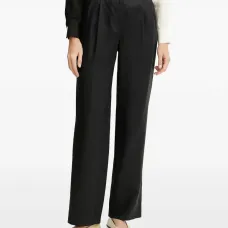 Льняные брюки со складками Льняные брюки со складками