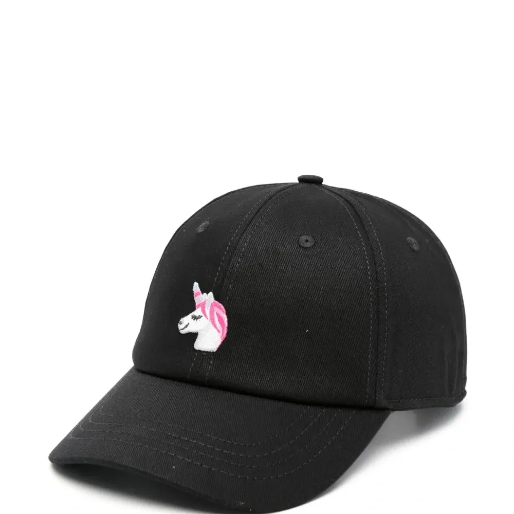 Бейсболка с вышивкой