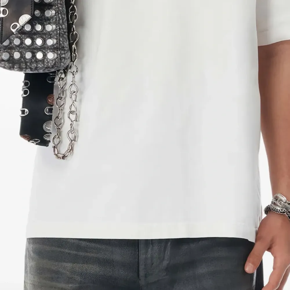 футболка с логотипом