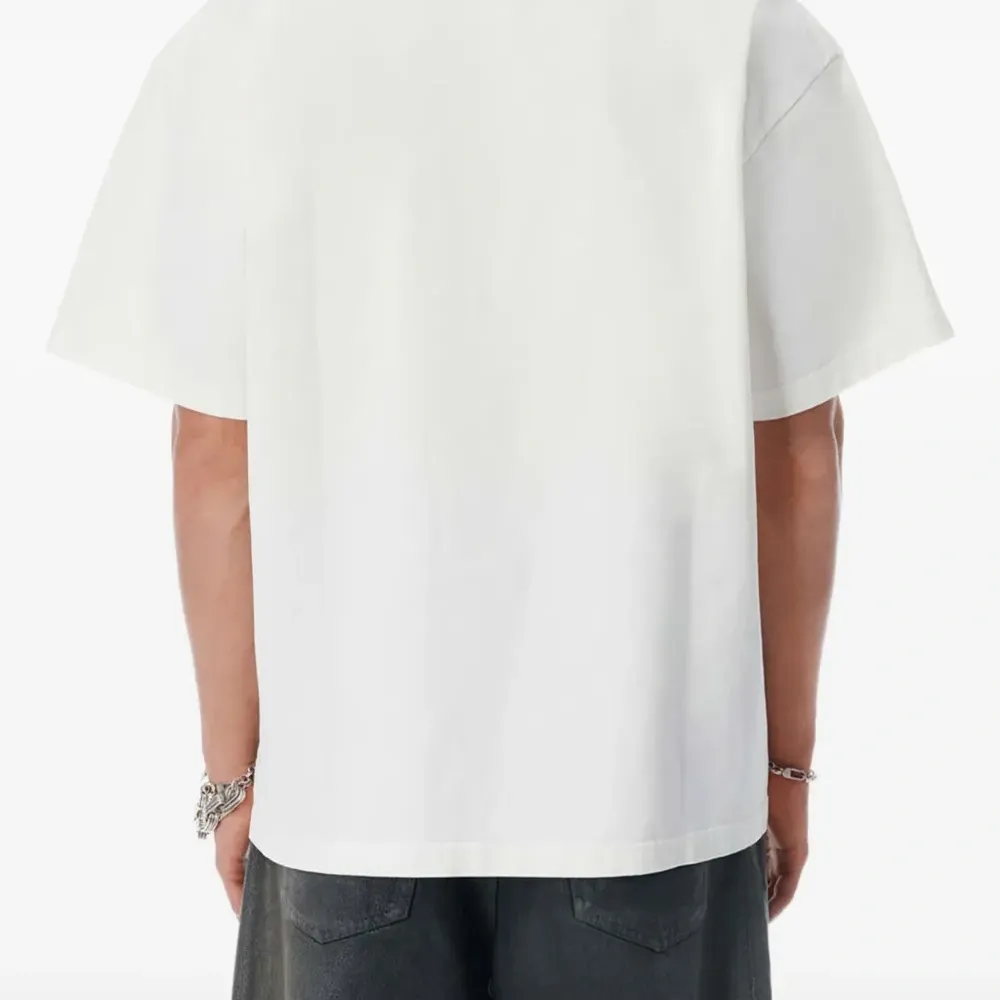 футболка с логотипом