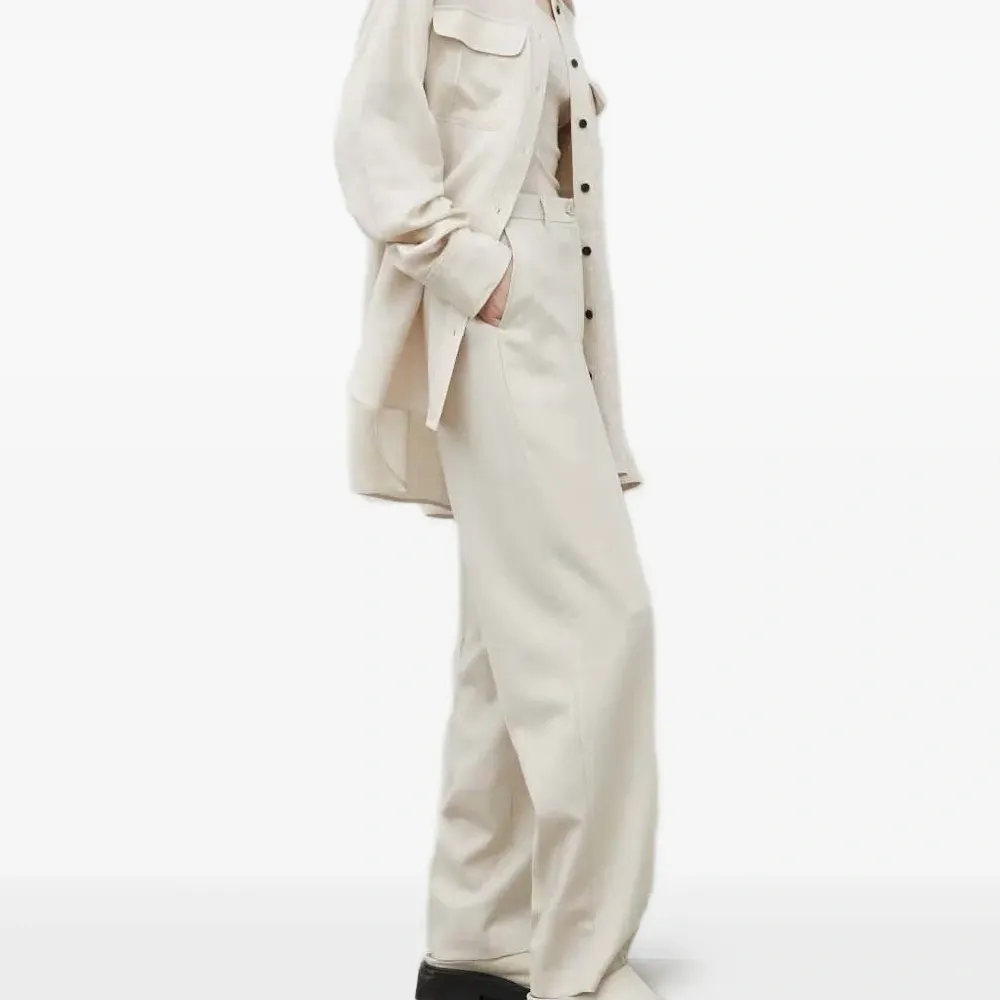 Брюки со складками Брюки со складками