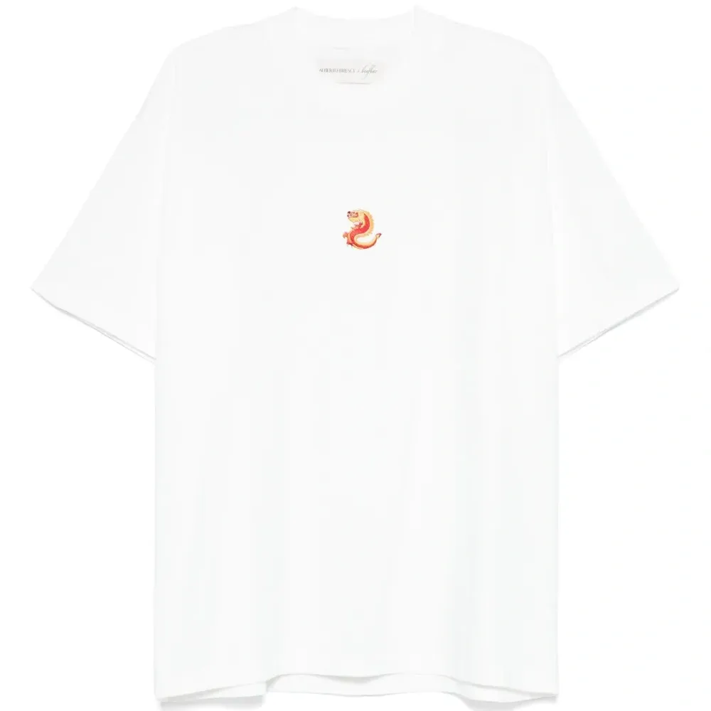 Футболка с вышивкой