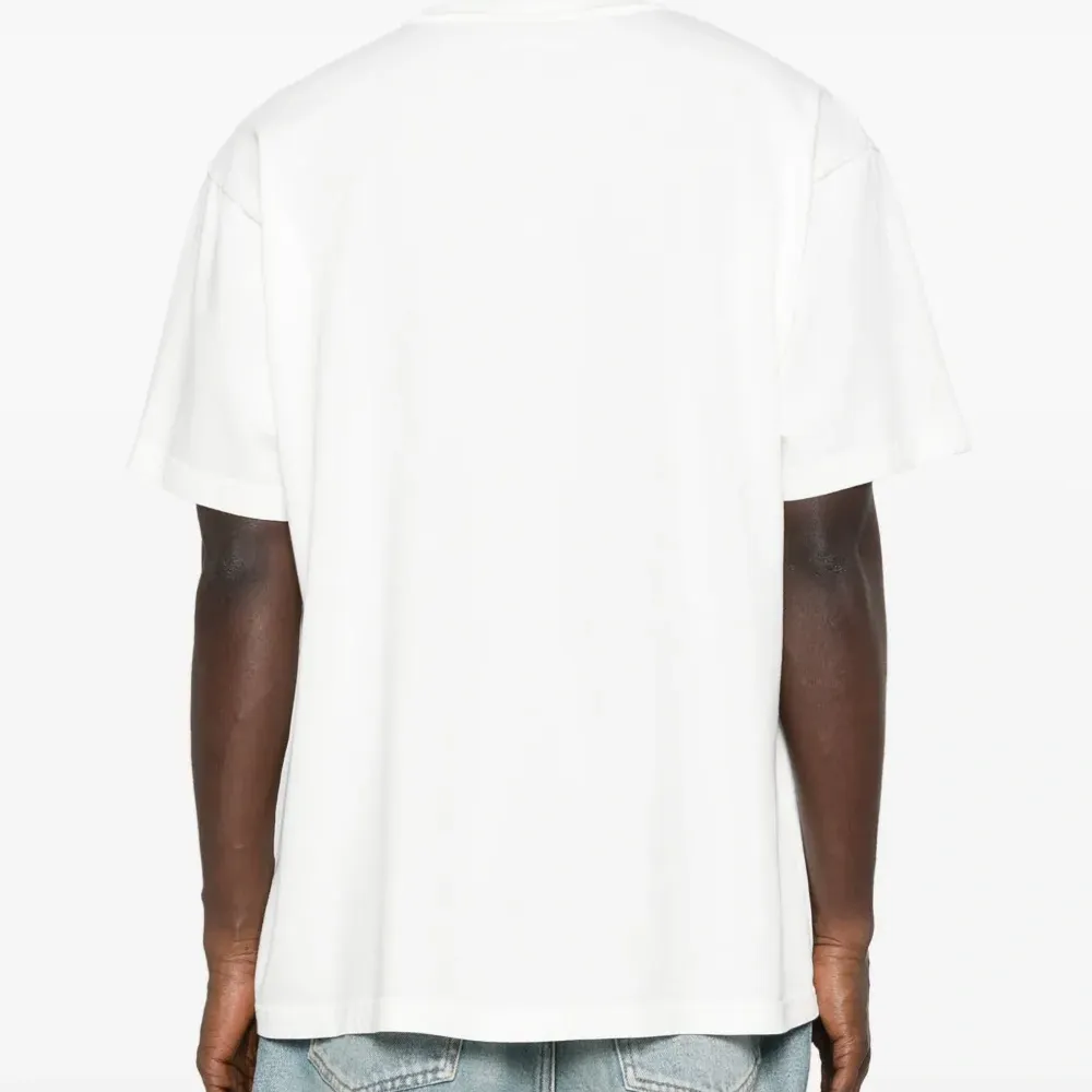 Футболка с вышивкой