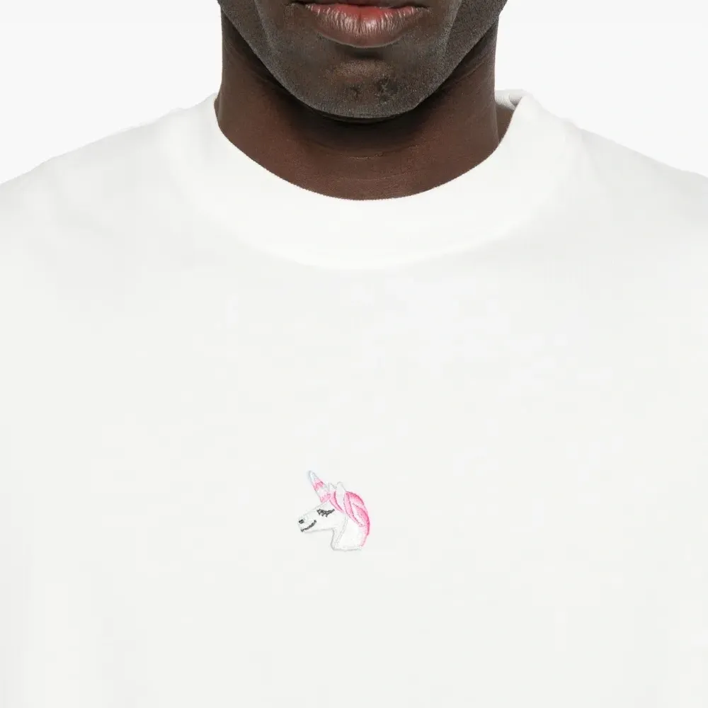 Футболка с вышивкой