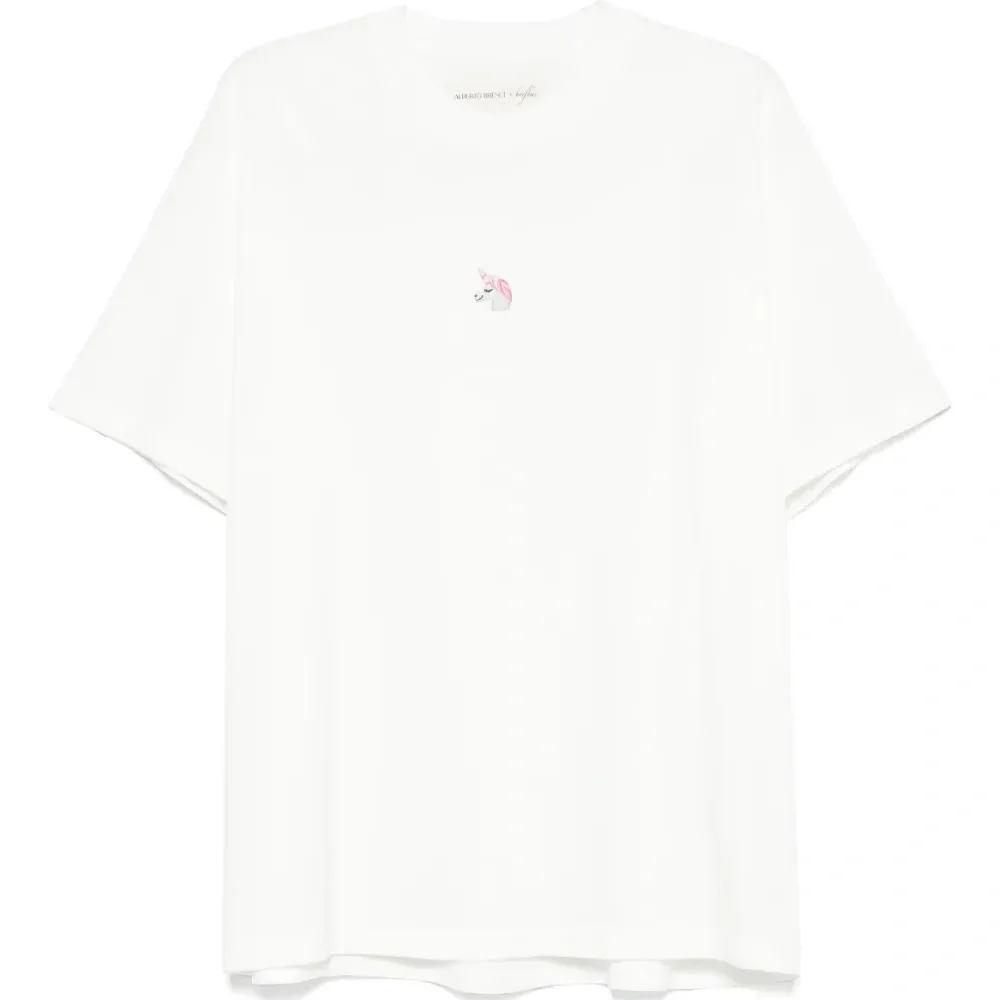 Футболка с вышивкой