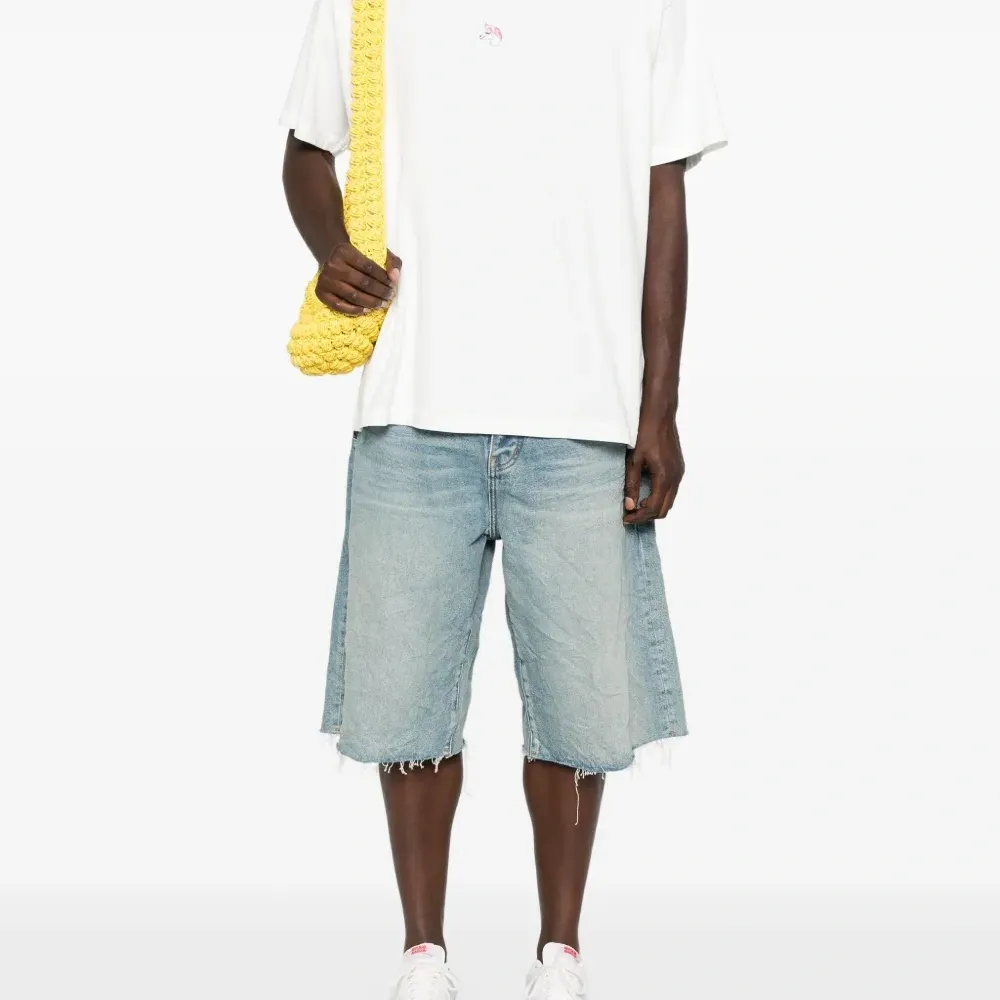 Футболка с вышивкой