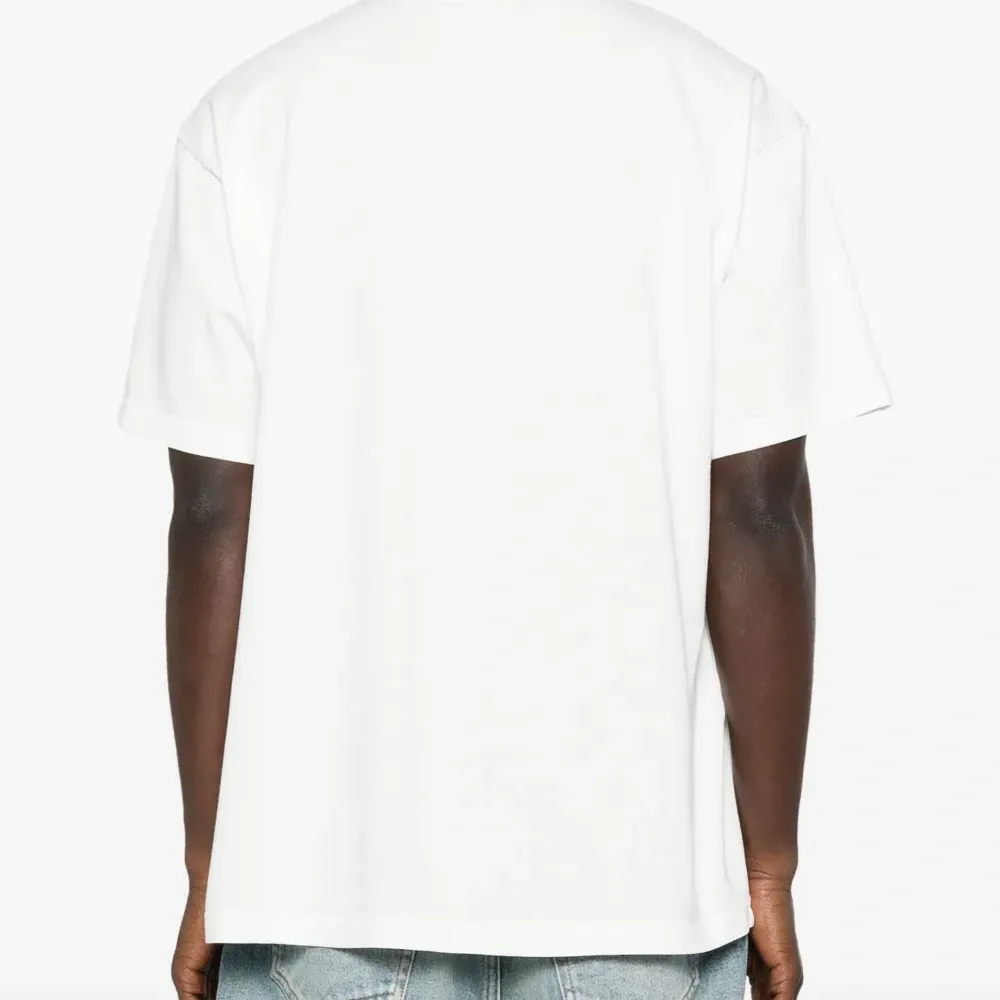 Футболка с вышивкой