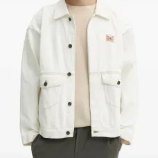 Джинсовая куртка с накладным карманом