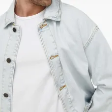 Куртка с карманом