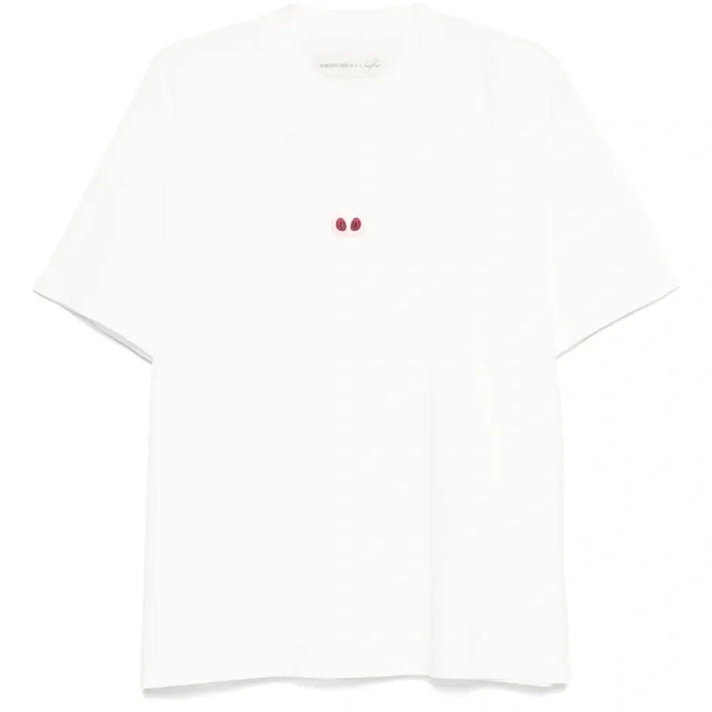 Футболка с вышивкой