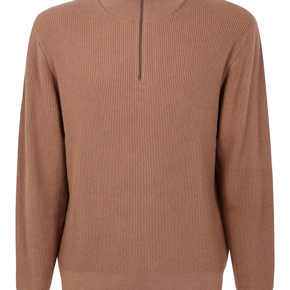 свитер в рубчик с воротником на молнии