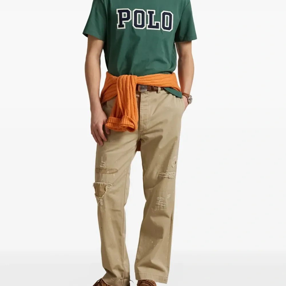 футболка с логотипом