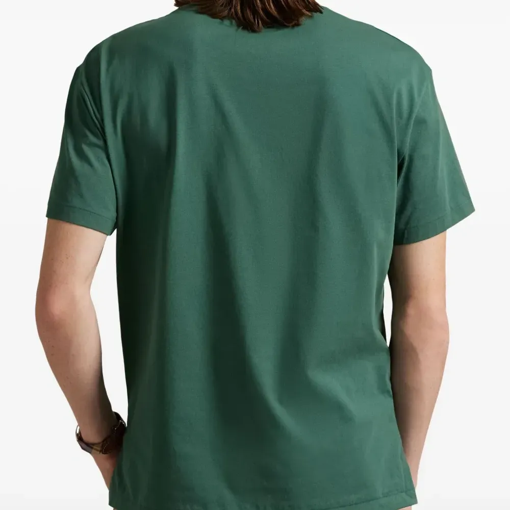 футболка с логотипом