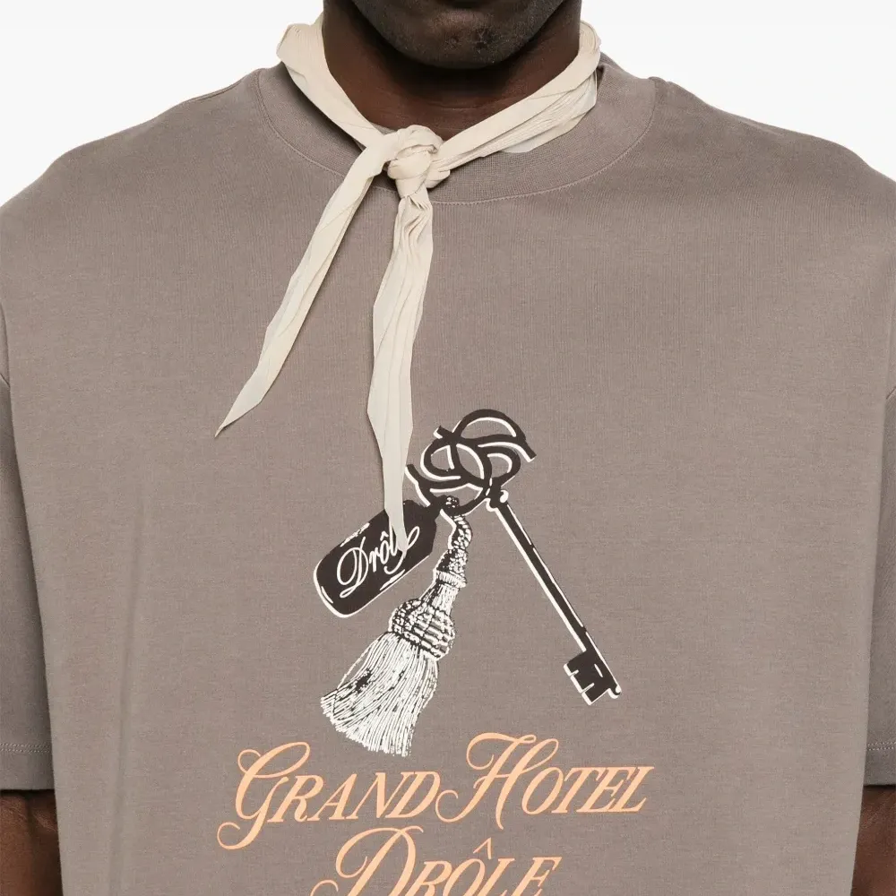 Футболка с графичным принтом