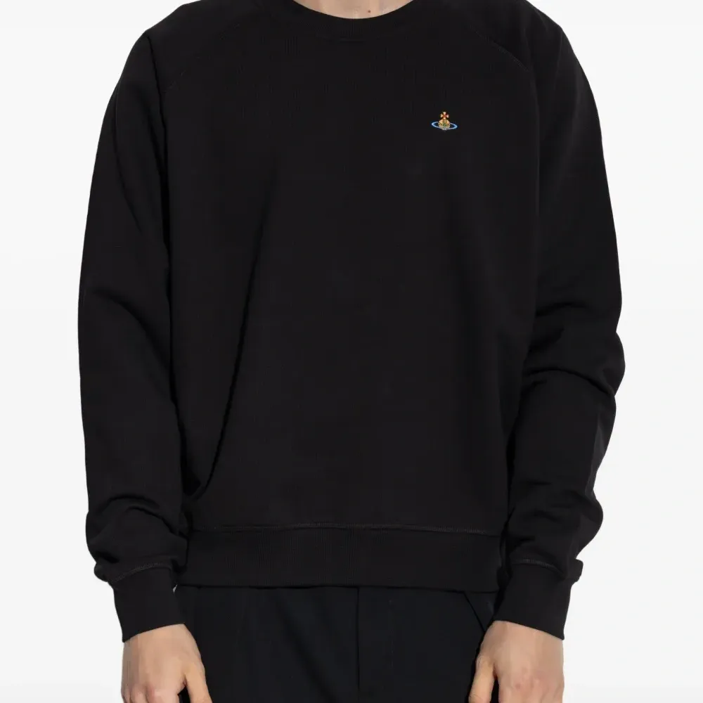 толстовка с вышивкой толстовка с вышивкой