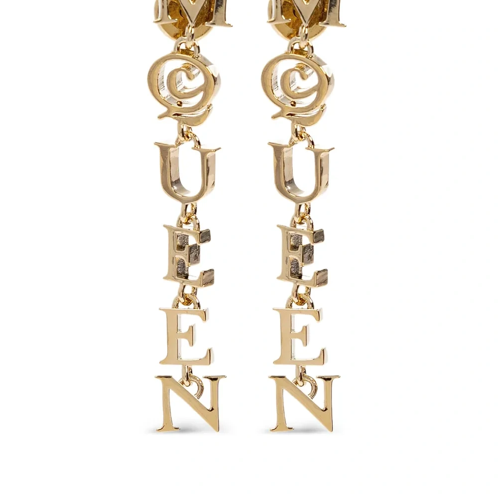 серьги с подвеской-логотипом