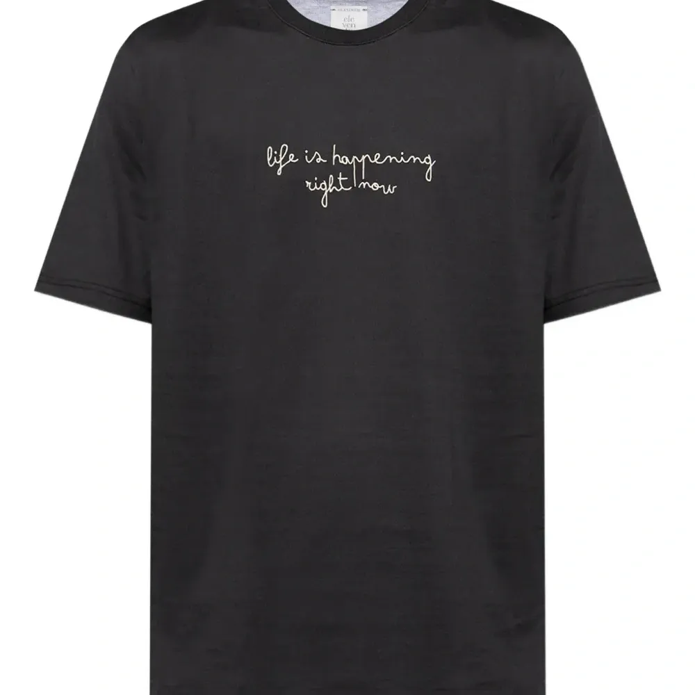 футболка с вышивкой