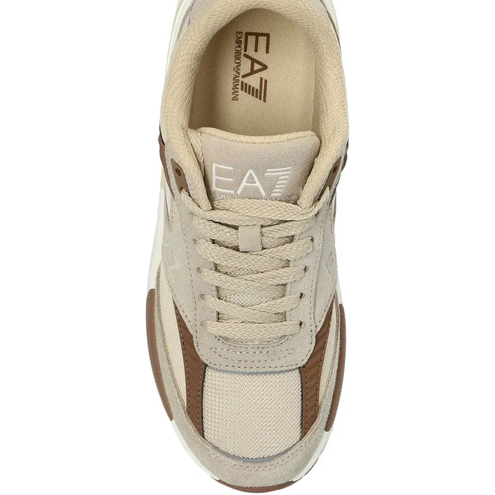 кроссовки с логотипом