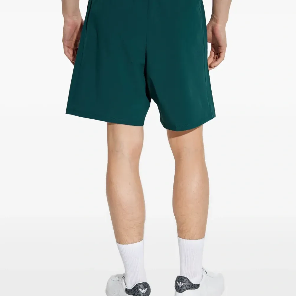 спортивные шорты с логотипом