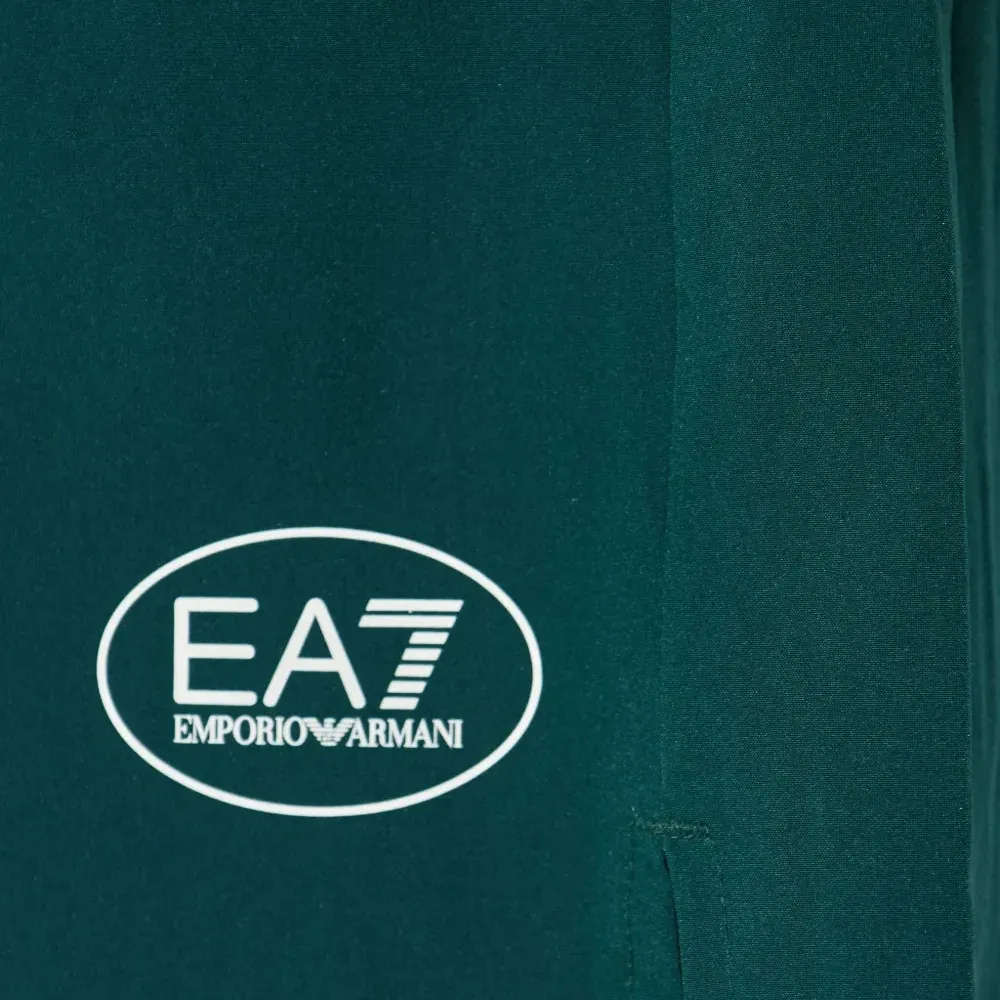 спортивные шорты с логотипом