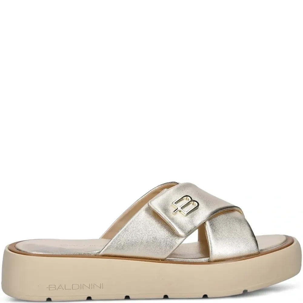 Шлепанцы на платформе