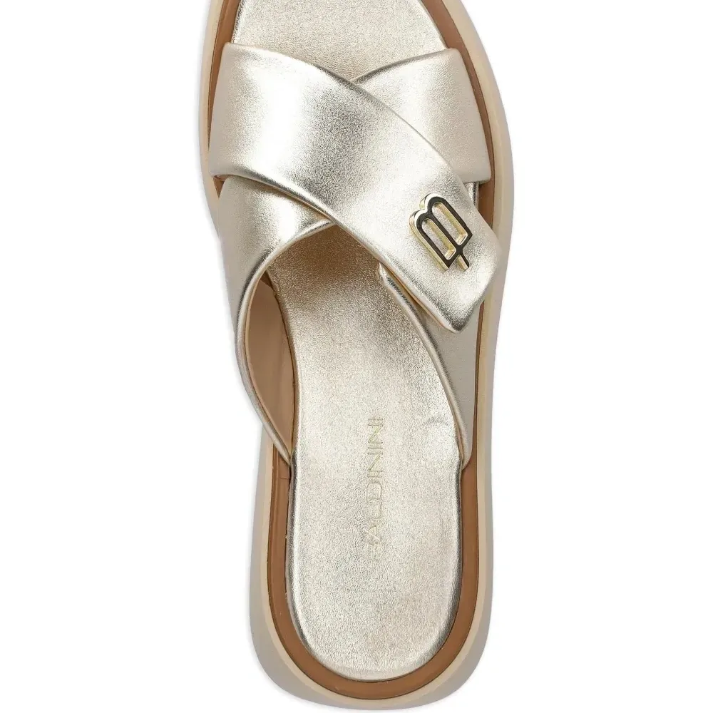 Шлепанцы на платформе