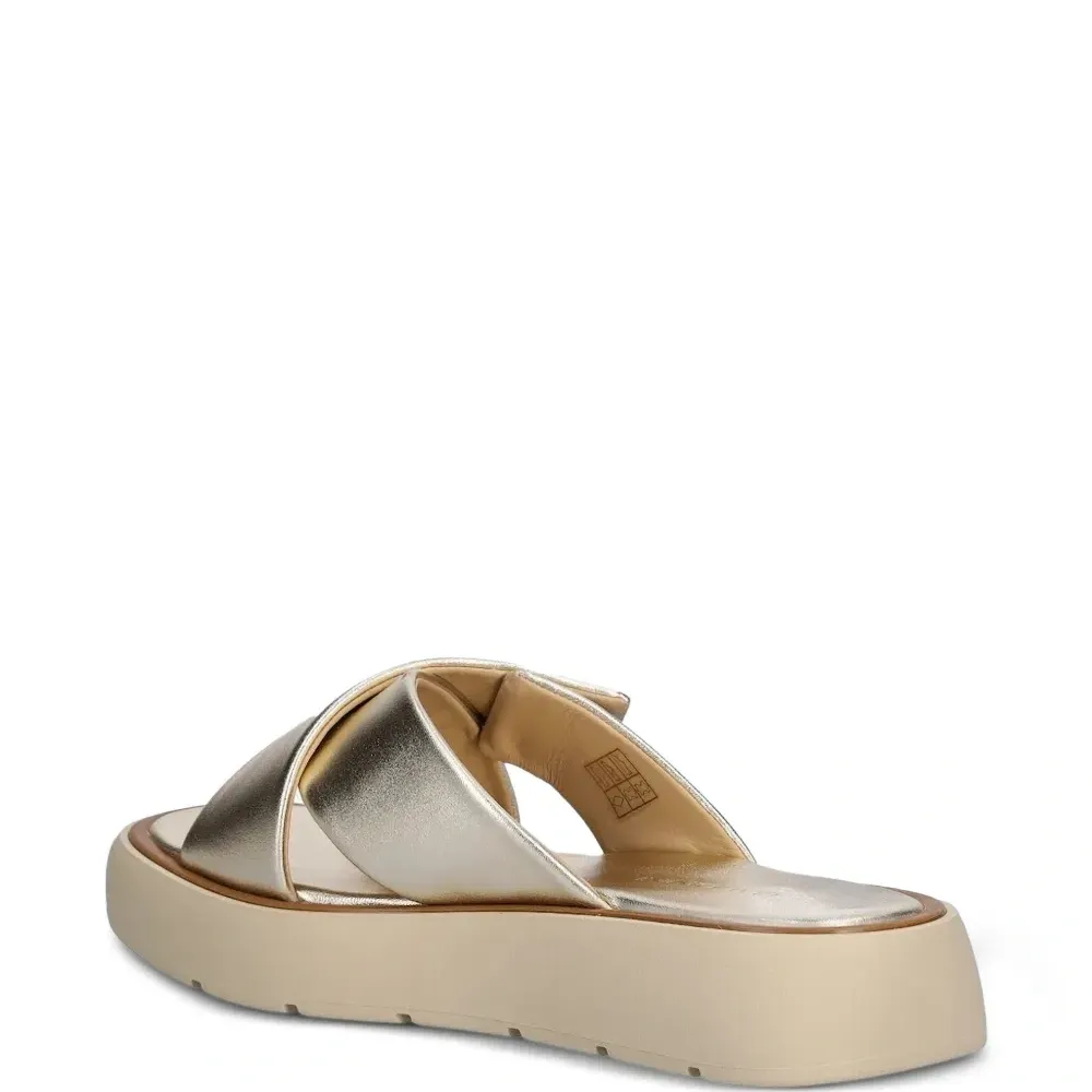 Шлепанцы на платформе