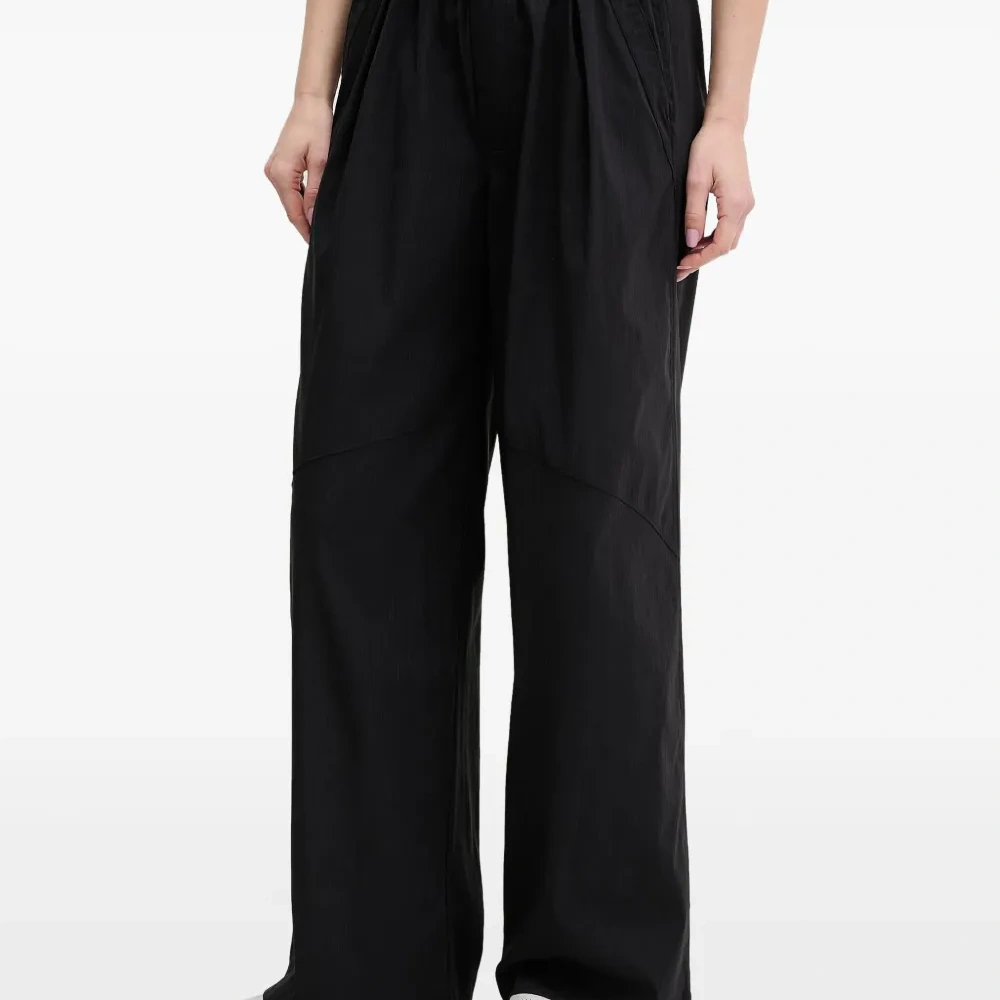 широкие брюки со складками