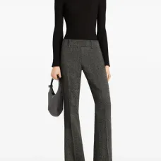 топ в рубчик с открытыми плечами