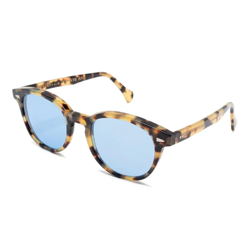 Круглые солнцезащитные очки в черепаховой оправе