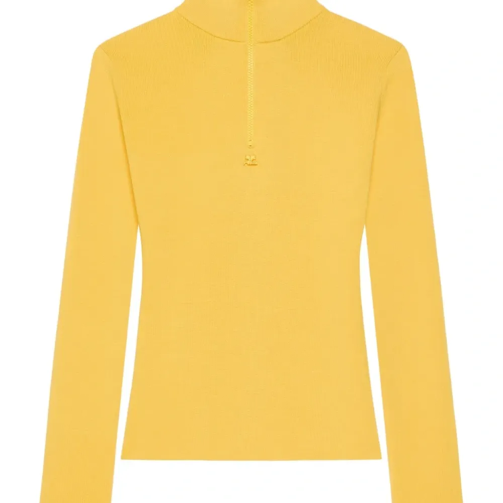 Футболка с высоким воротником и длинными рукавами