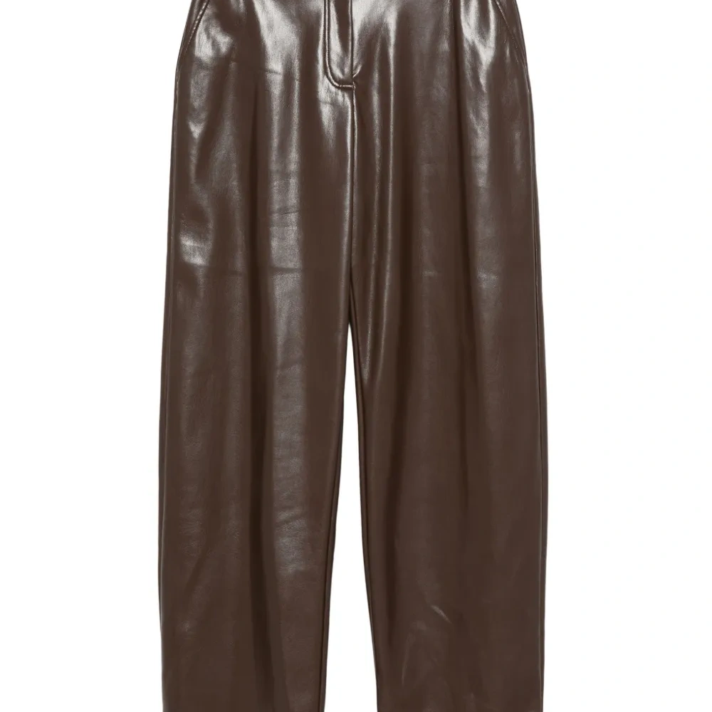 Брюки с завышенной талией Брюки с завышенной талией