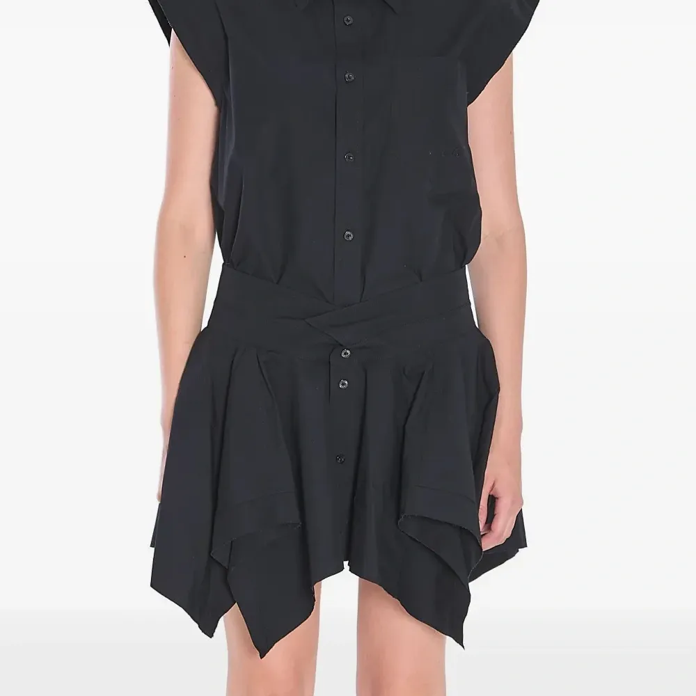 платье с пуговицами