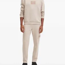 Толстовка с нашивкой-логотипом