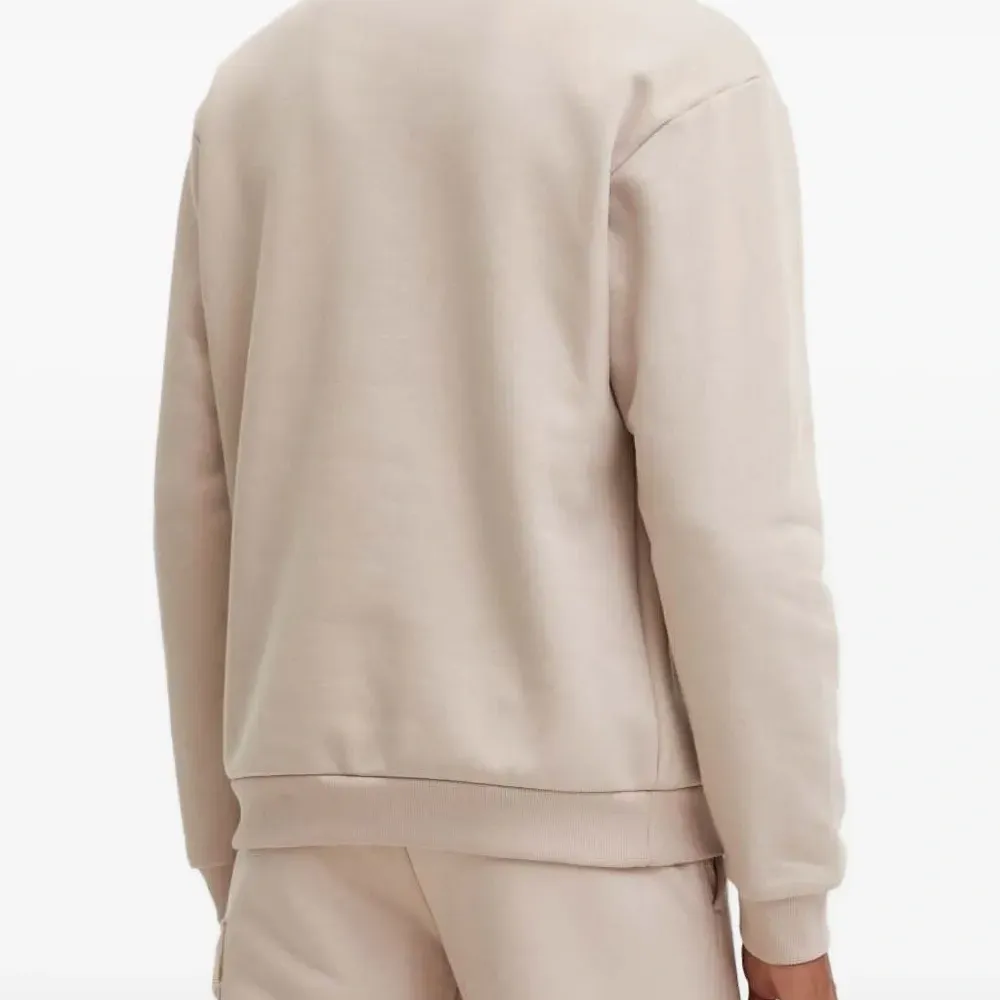 Толстовка с нашивкой-логотипом