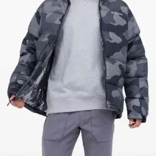 Пуховик с камуфляжным принтом Пуховик с камуфляжным принтом