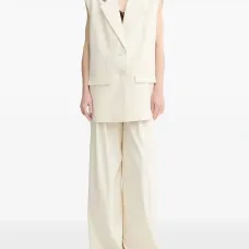 Жилет с объемными плечами Жилет с объемными плечами