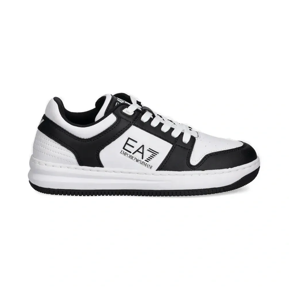 Кроссовки со вставками