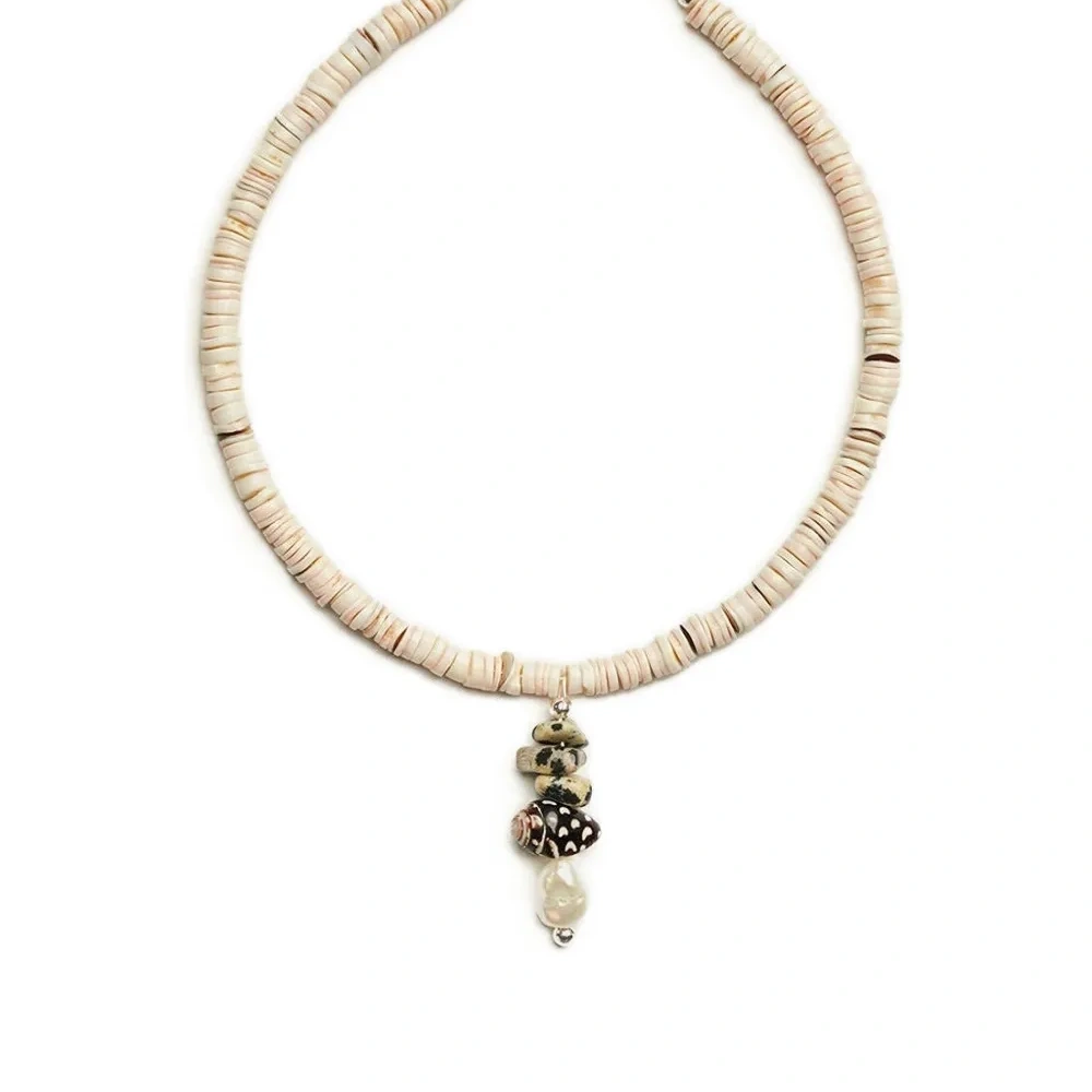 Браслет-оберег с бусинами хейши