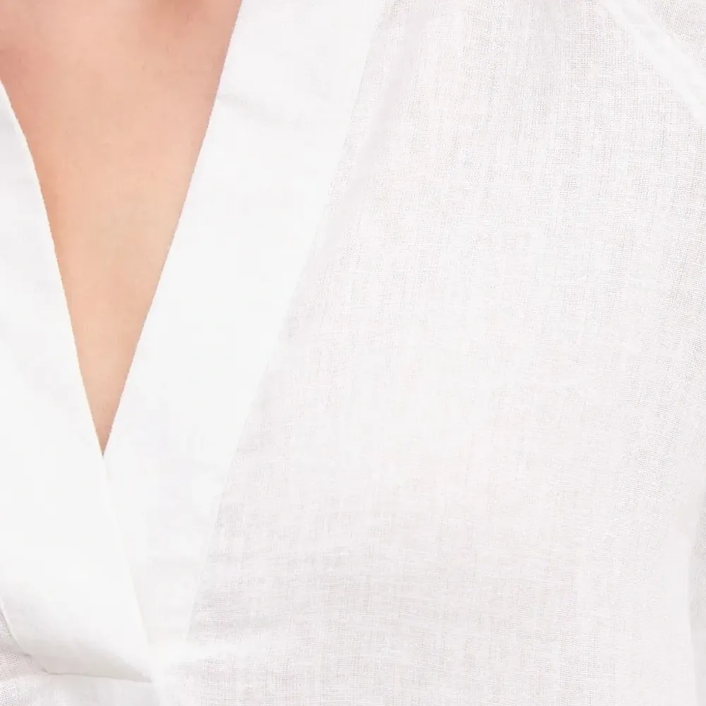 Блузка с V-образным вырезом