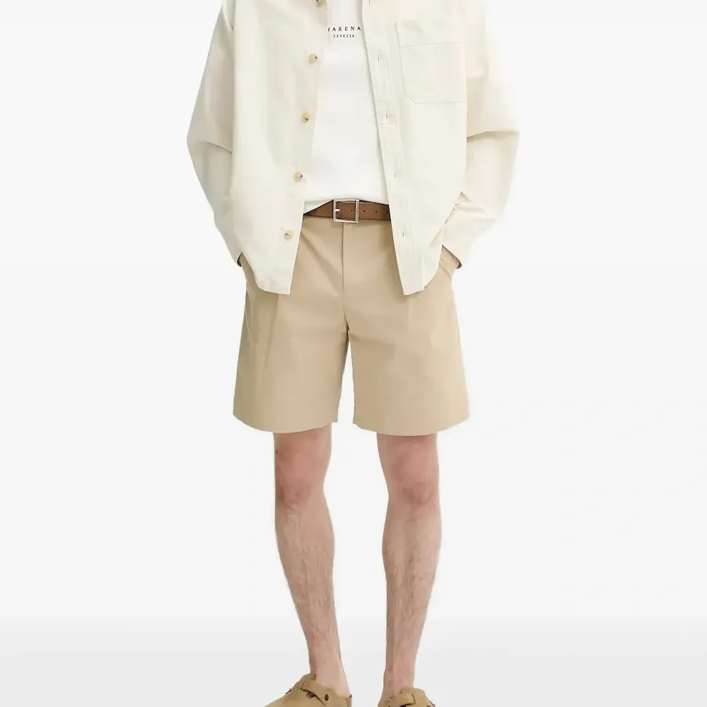 Футболка с вышитым логотипом