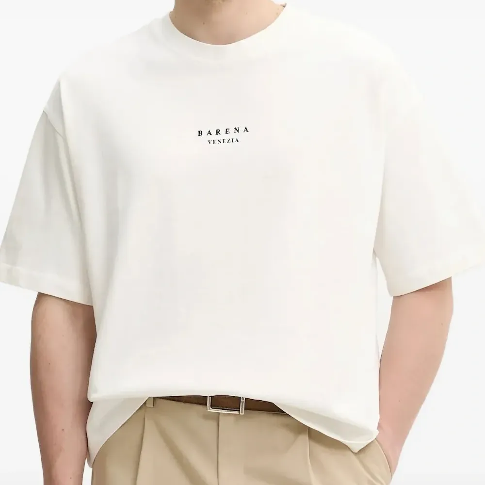 Футболка с вышитым логотипом