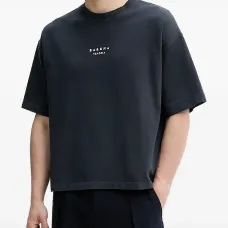 Футболка с вышитым логотипом