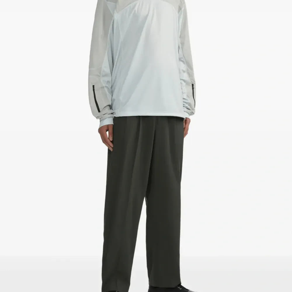 топ Combact с длинными рукавами