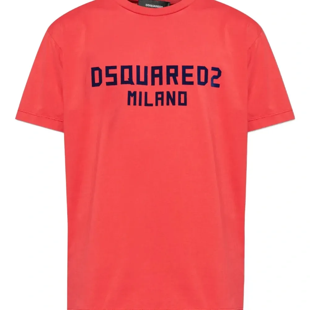 футболка с логотипом