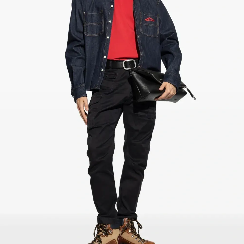 футболка с логотипом