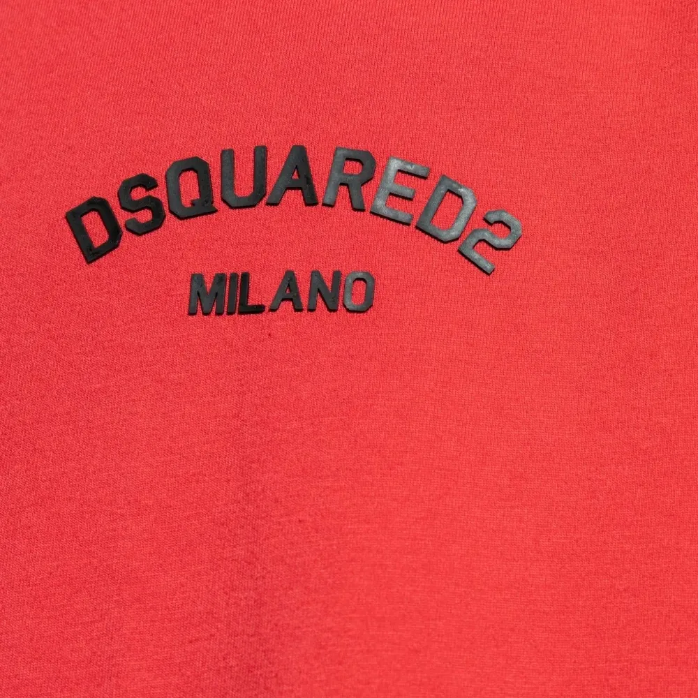 футболка с логотипом