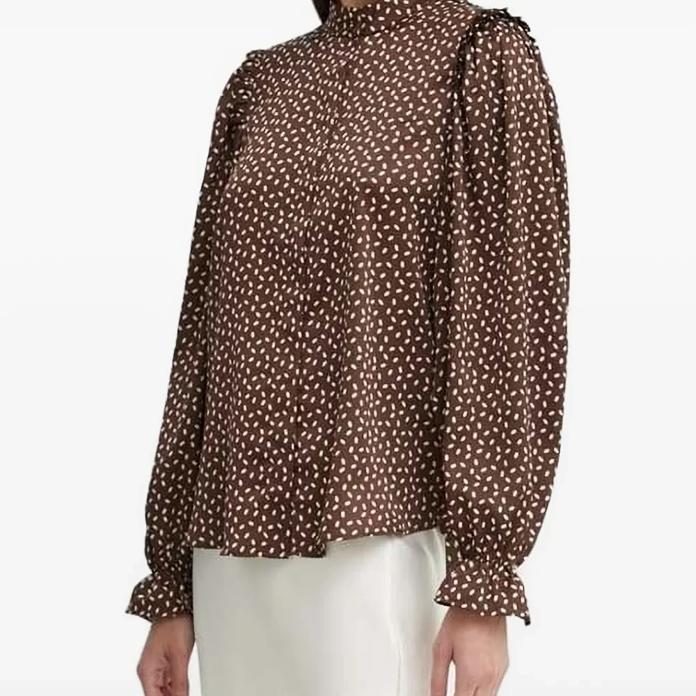 Блузка с оборками