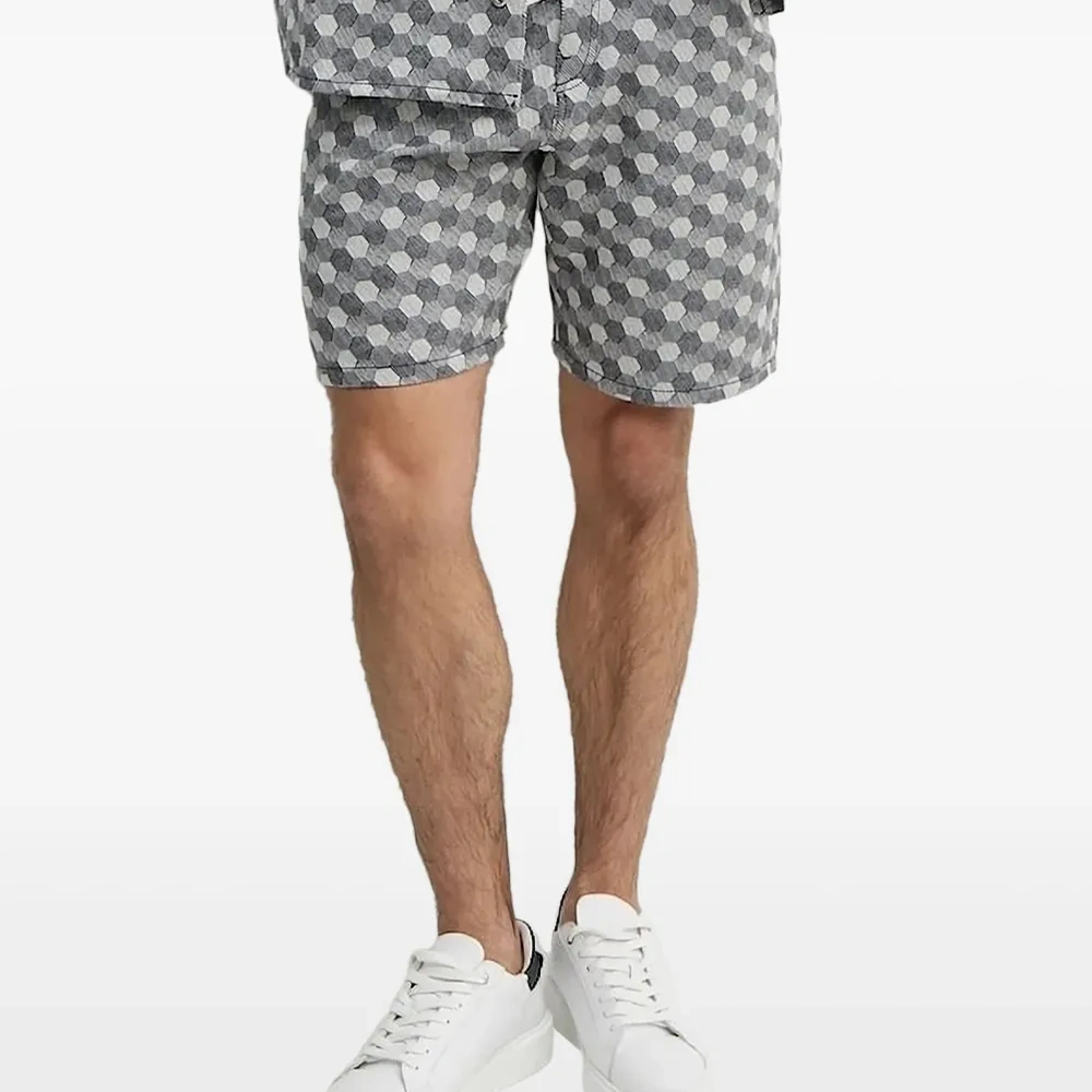 Шорты с узором