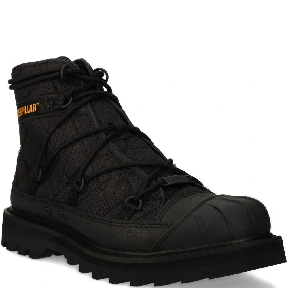 Стеганые сапоги со шнуровкой